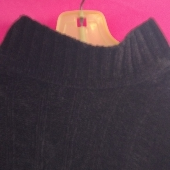 Cable Creek Women's Turtle Neck Long Sleeve  Warm Sweaterfor The Cooler Weather - Picture 3 of 7